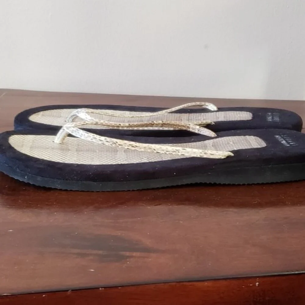 Stuart Weitzman Dayo Serpent Thong Sandals, Size 10